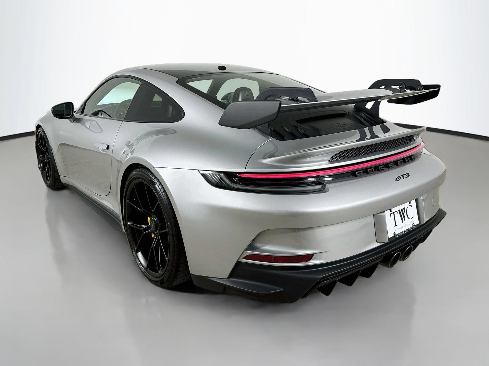 Used 2024 Porsche 911 GT3 RWD image 7