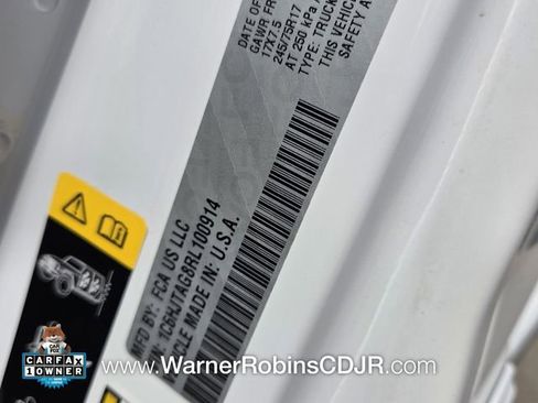 Used 2024 Jeep Gladiator Sport image 18