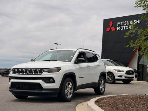 Used 2024 Jeep Compass Latitude AWD/4WD image 8
