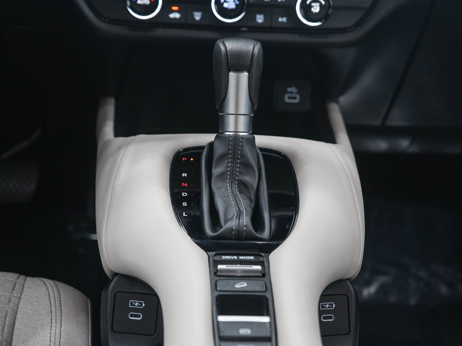 Used 2024 Honda HR-V LX image 19