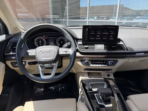 Used 2024 Audi Q5 e Prestige w/ Prestige Package AWD/4WD image 16