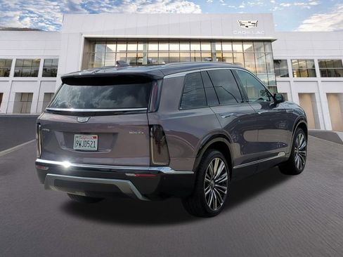 Used 2026 Cadillac Vistiq Premium Luxury image 5