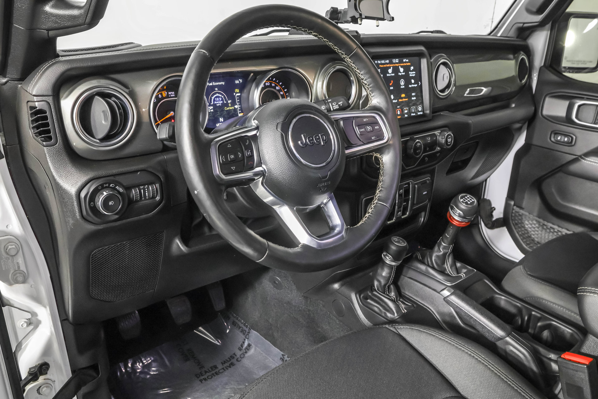 Used 2022 Jeep Wrangler Unlimited Sahara w/ Safety Group AWD/4WD image 5
