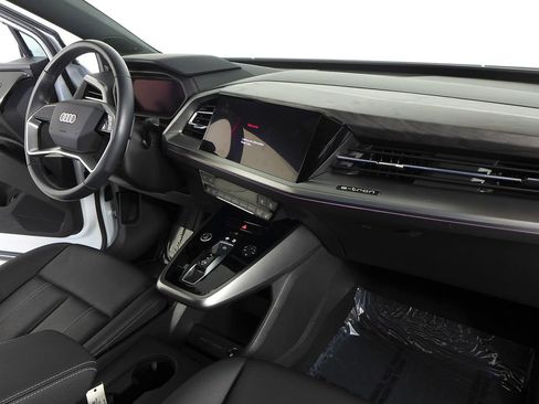 Used 2023 Audi Q4 e-tron Premium Plus w/ Premium Plus image 13