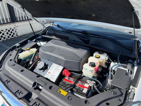 Used 2014 Toyota RAV4 EV FWD image 21