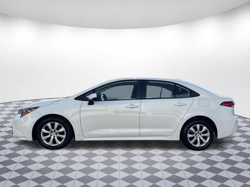 Used 2023 Toyota Corolla LE FWD image 4