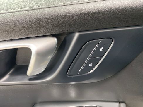 Certified 2025 Buick Enclave Sport Touring AWD/4WD image 34