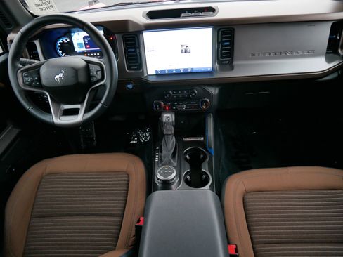 Used 2022 Ford Bronco Outer Banks image 10