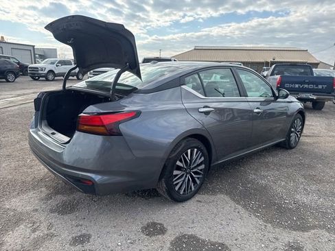 Used 2025 Nissan Altima 2.5 SV image 5