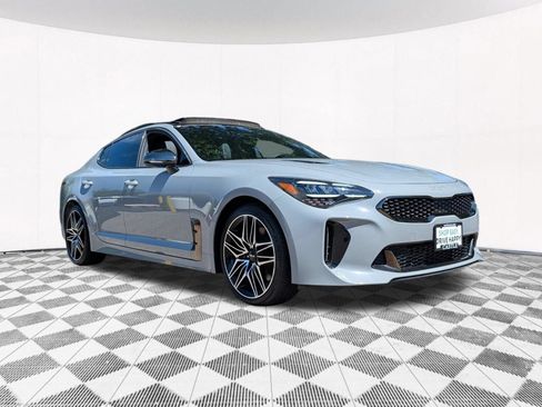 Used 2022 Kia Stinger GT1 AWD/4WD image 16
