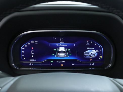 Used 2023 Chevrolet Tahoe Premier image 16