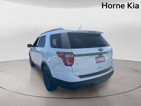 Used 2019 Ford Explorer XLT w/ Equipment Group 202A FWD image 5