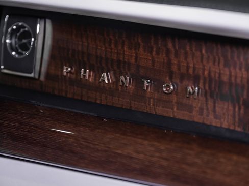 Used 2018 Rolls-Royce Phantom Sedan RWD image 50