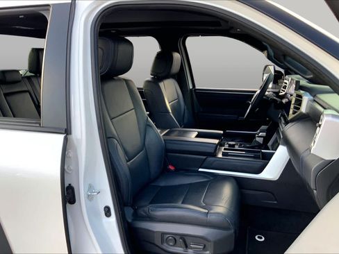 Used 2024 Toyota Tundra Platinum AWD/4WD image 9