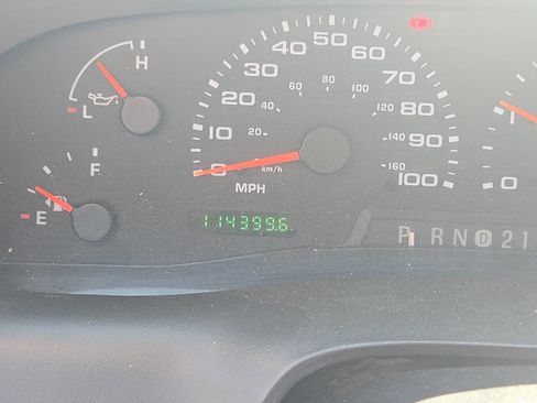 Used 2003 Ford F250 XLT AWD/4WD image 12