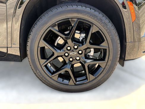 Used 2025 Chevrolet Traverse RS w/ LPO, Floor Liner Package FWD image 13