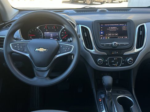 Used 2022 Chevrolet Equinox LT image 16