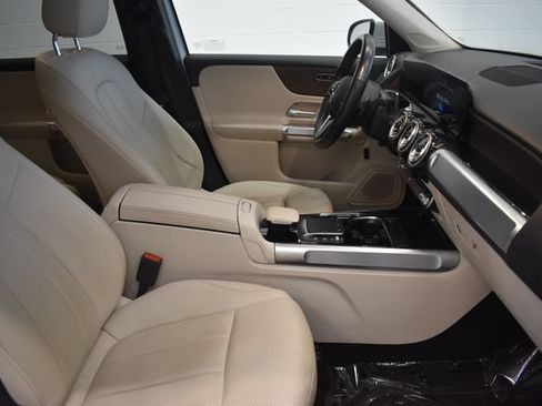Used 2022 Mercedes-Benz GLB 250 4MATIC image 19
