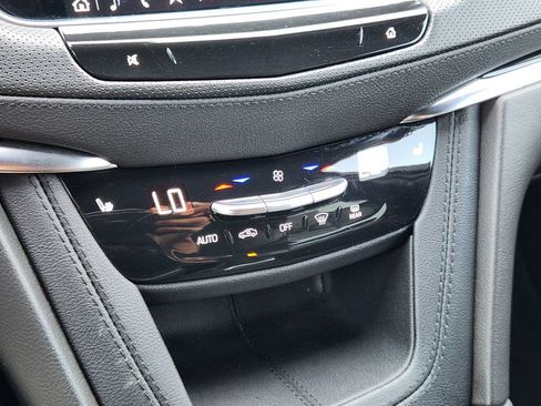 Used 2025 Cadillac XT5 Premium Luxury FWD image 18
