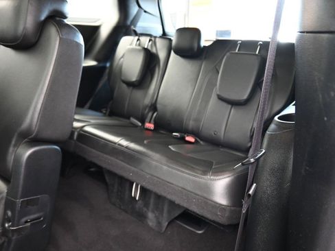 Used 2020 Chrysler Pacifica Touring-L image 47