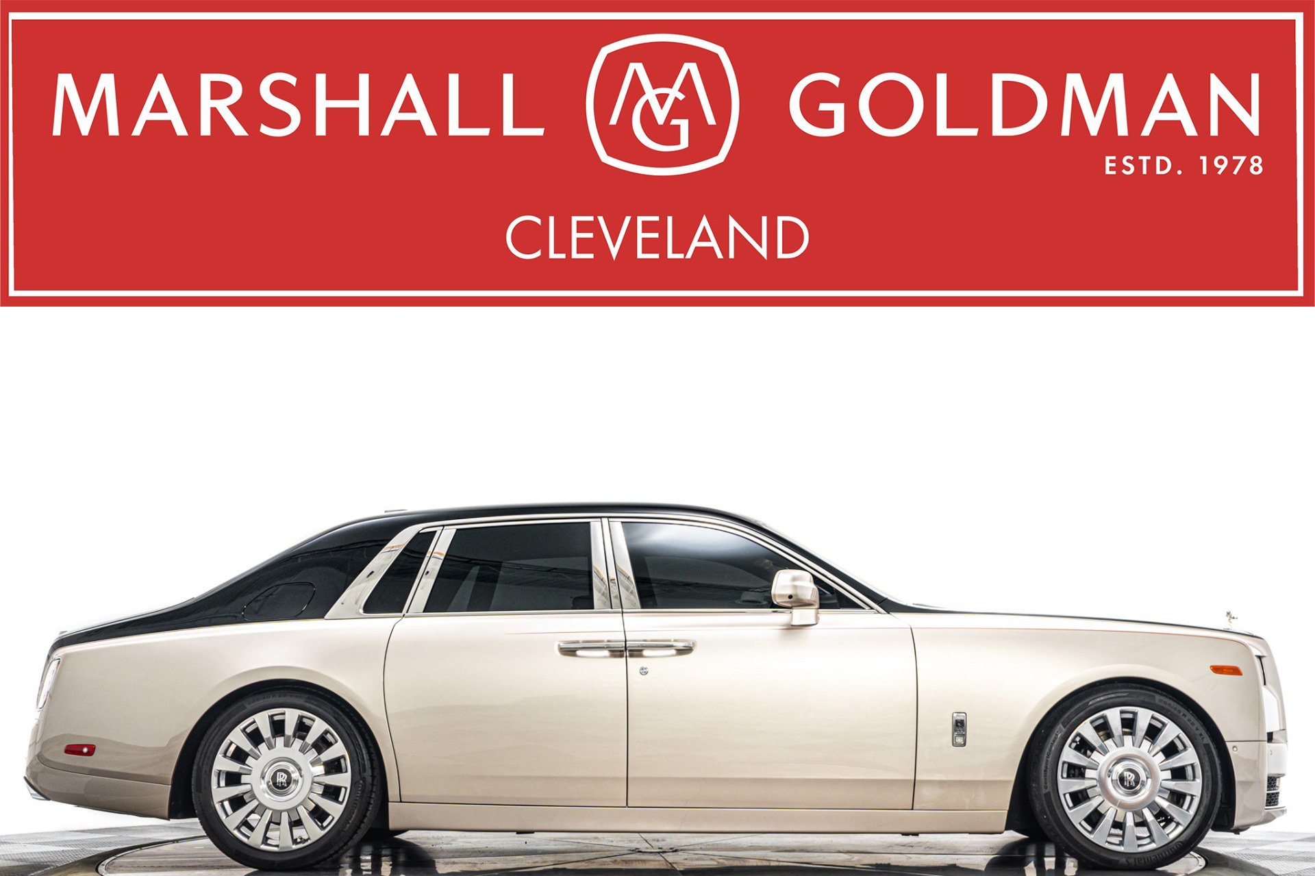 Used 2019 Rolls-Royce Phantom Sedan RWD image 1