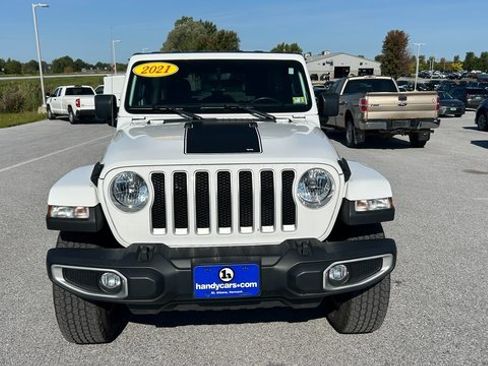 Used 2021 Jeep Wrangler Unlimited Sahara w/ Uconnect 4C Nav & Sound Group image 9
