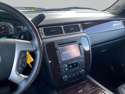 Used 2014 GMC Yukon Denali RWD image 6