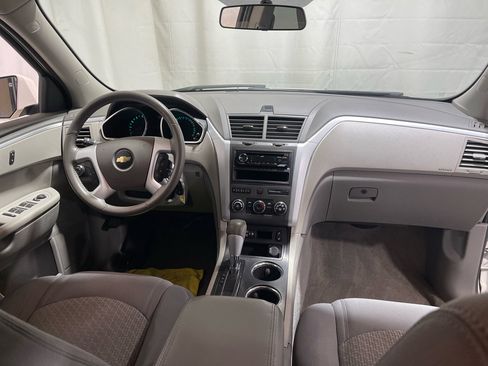Used 2011 Chevrolet Traverse LT image 17