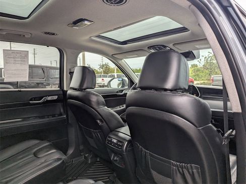 Used 2021 Hyundai Palisade Limited image 12