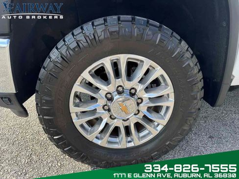 Used 2024 Chevrolet Silverado 2500 LTZ w/ LTZ Convenience Package image 31