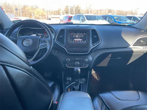 Used 2019 Jeep Cherokee Latitude Plus w/ Cold Weather Group image 42