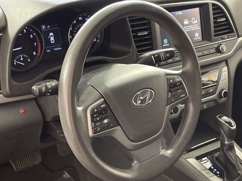Used 2018 Hyundai Elantra SEL image 14
