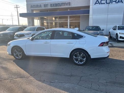 Used 2023 Honda Accord EX image 6