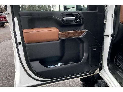 Used 2020 Chevrolet Silverado 3500 High Country w/ Z71 Off-Road Package image 25