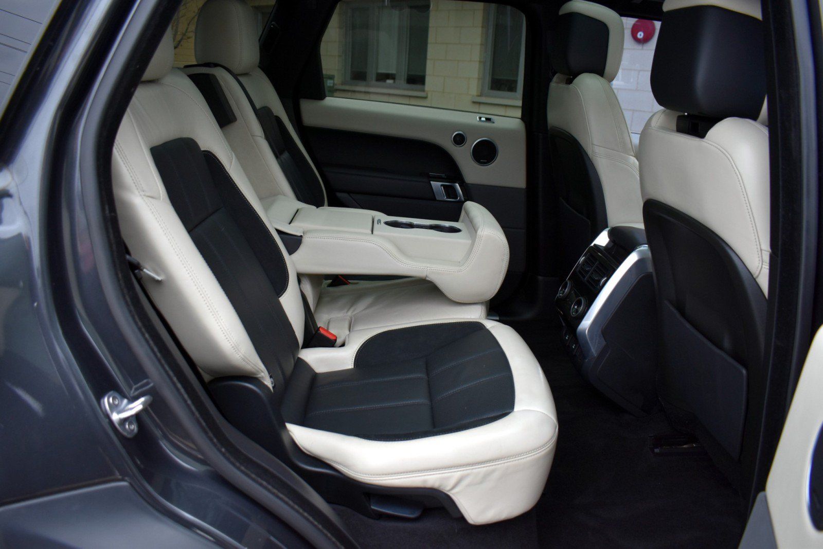Used 2020 Land Rover Range Rover Sport HST AWD/4WD image 34