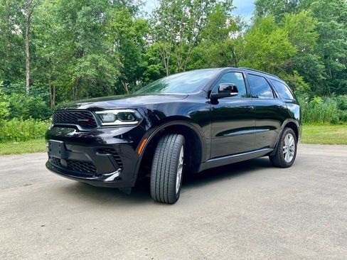 Used 2024 Dodge Durango GT image 2