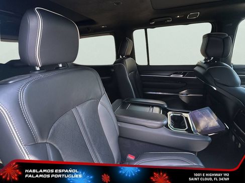 Used 2024 Jeep Grand Wagoneer Series II w/ Quick Order Packagew 28T AWD/4WD image 33