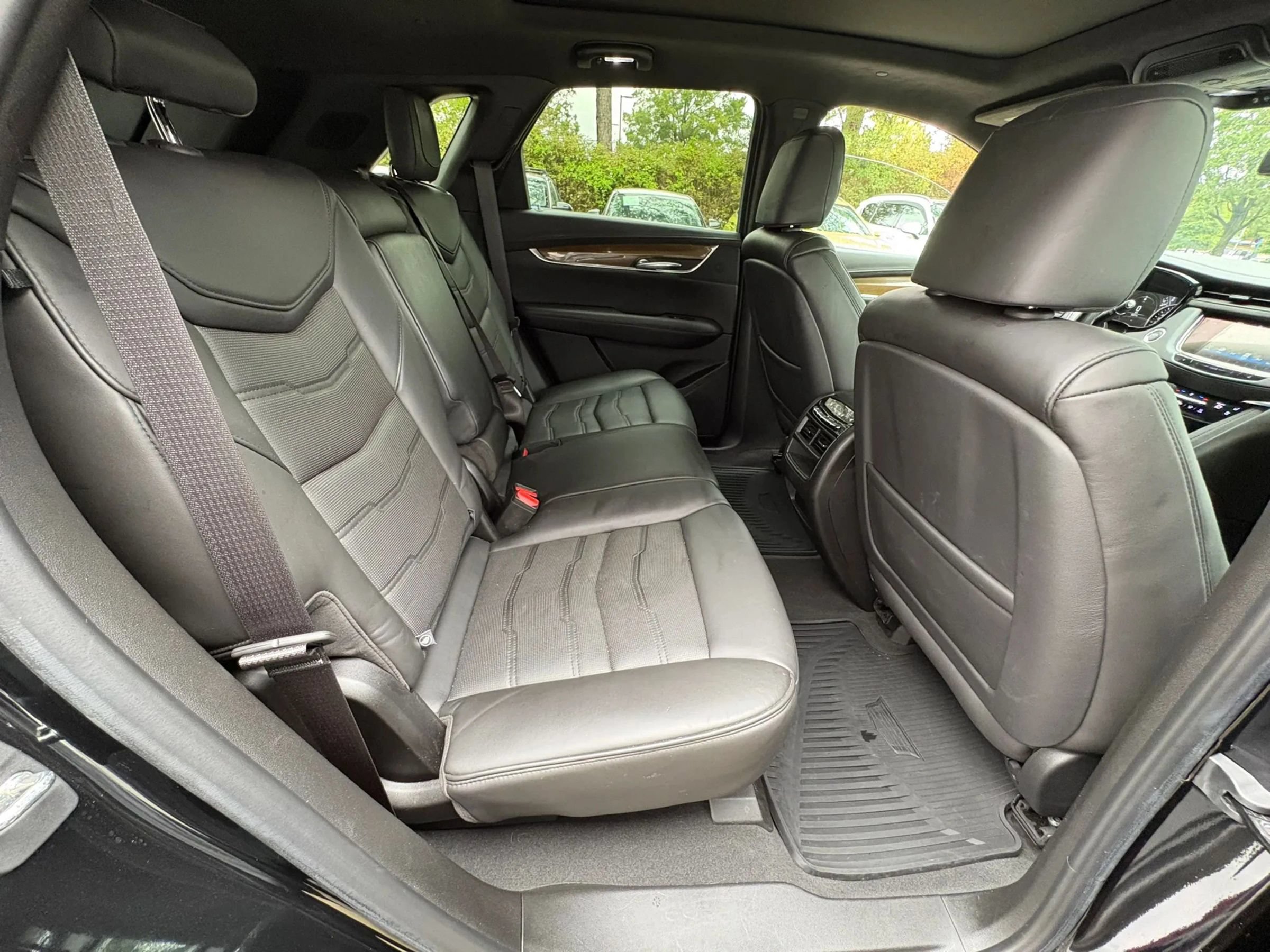 Used 2019 Cadillac XT5 Platinum AWD/4WD image 17