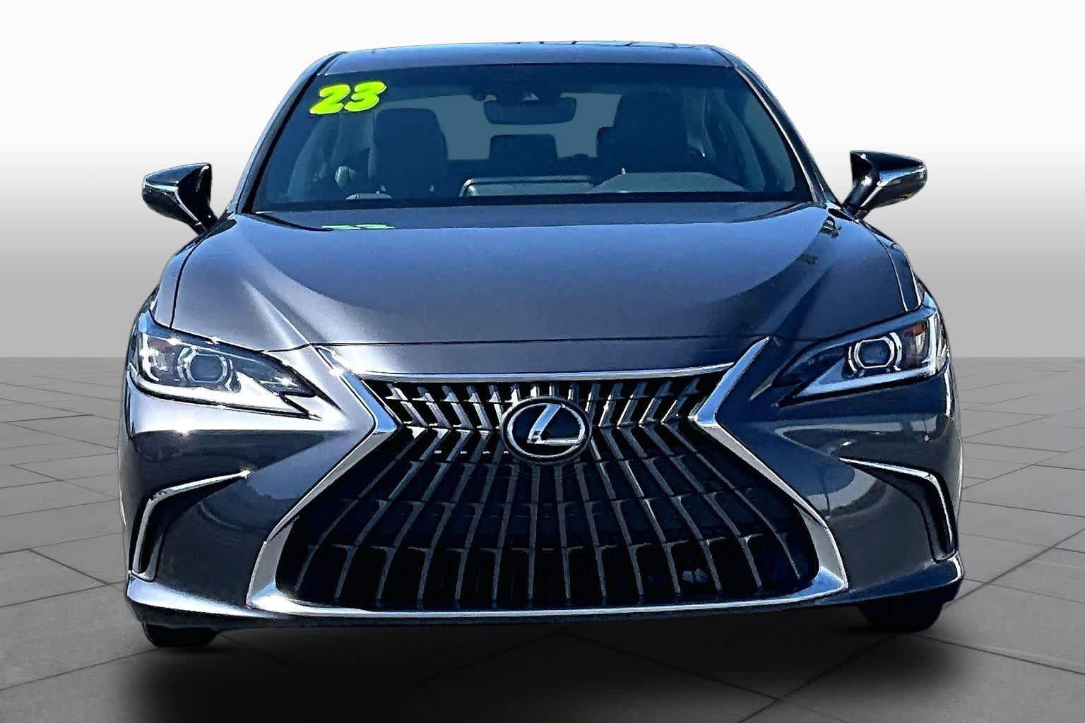 Used 2023 Lexus ES 250 w/ Premium Package AWD/4WD image 4