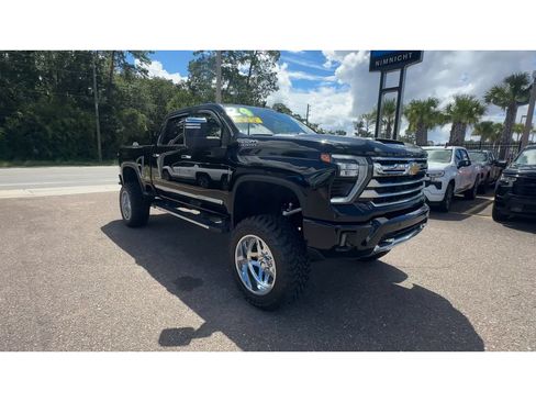 Used 2024 Chevrolet Silverado 2500 High Country w/ Technology Package AWD/4WD image 8