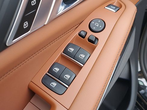 New 2026 BMW X5 M60i image 6