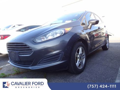 Used 2017 Ford Fiesta SE image 3