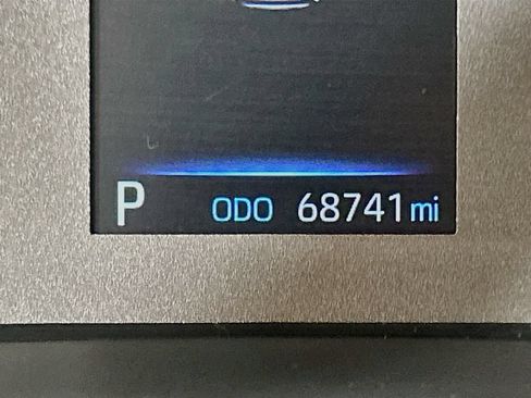 Used 2025 Toyota Corolla LE FWD image 10