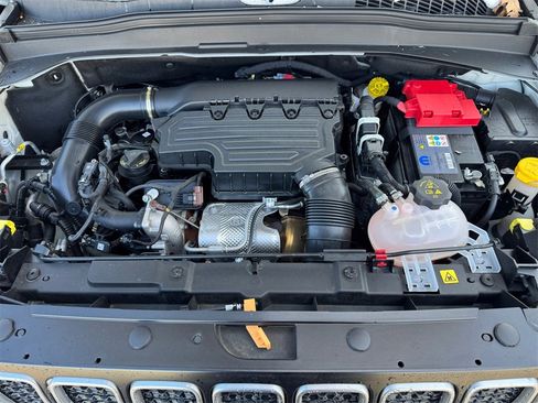 Used 2022 Jeep Renegade Latitude w/ Convenience Group image 36