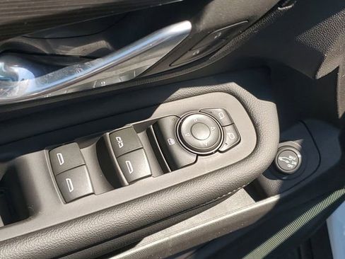 Certified 2024 GMC Terrain SLT w/ Elevation Edition AWD/4WD image 17