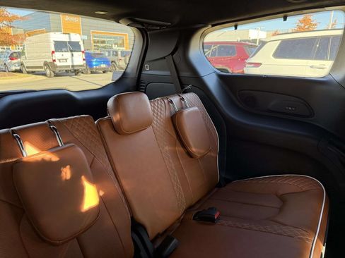 New 2026 Chrysler Pacifica Pinnacle FWD image 16