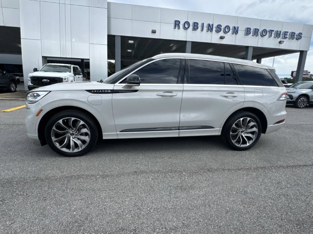 Used 2020 Lincoln Aviator Grand Touring w/ Equipment Group 302A AWD/4WD image 8