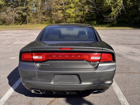 Used 2012 Dodge Charger SE w/ Connectivity Group RWD image 5