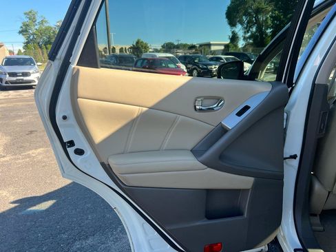 Used 2014 Nissan Murano SL AWD/4WD image 16