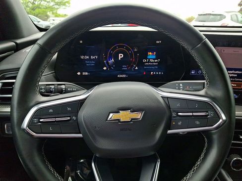 Used 2024 Chevrolet Traverse LT FWD image 19